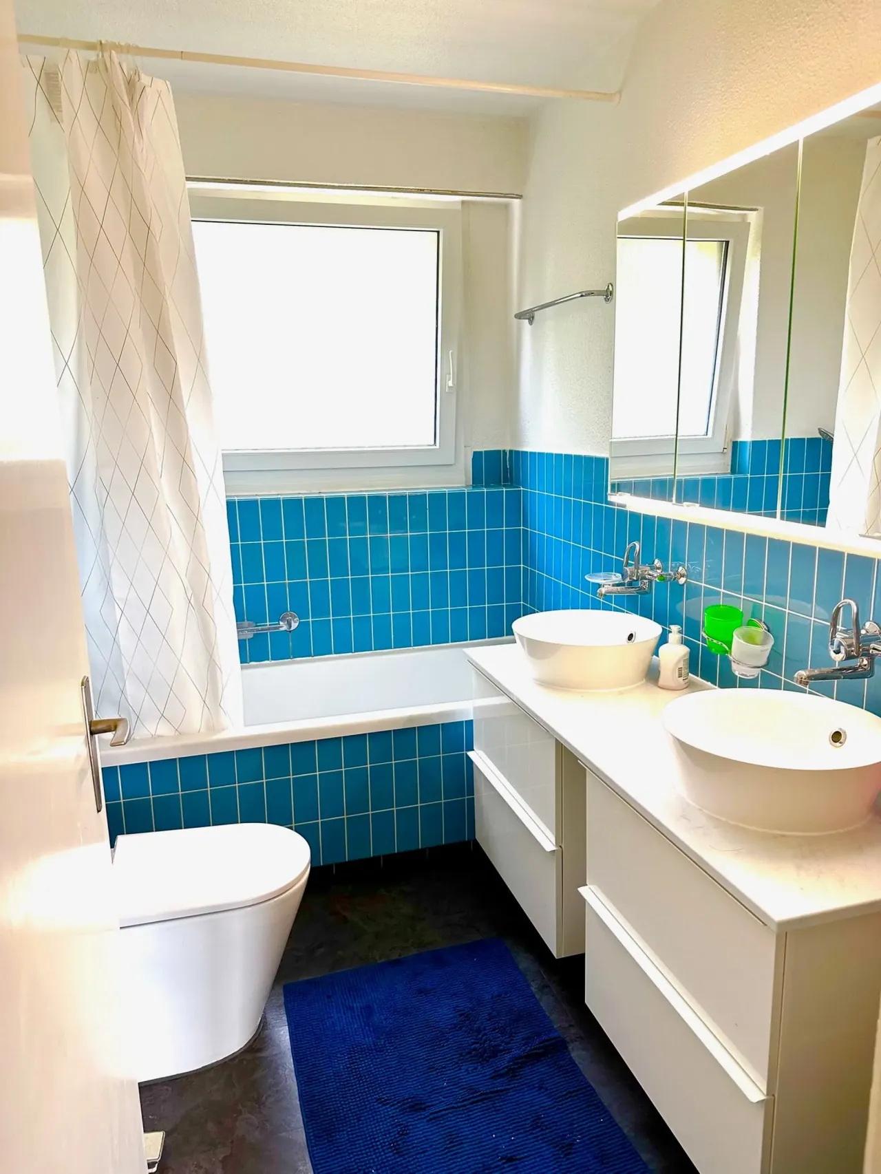 Cameră dublă frumoasă într-un apartament de business partajat, cu terasă sau grădină – thumbnail 2