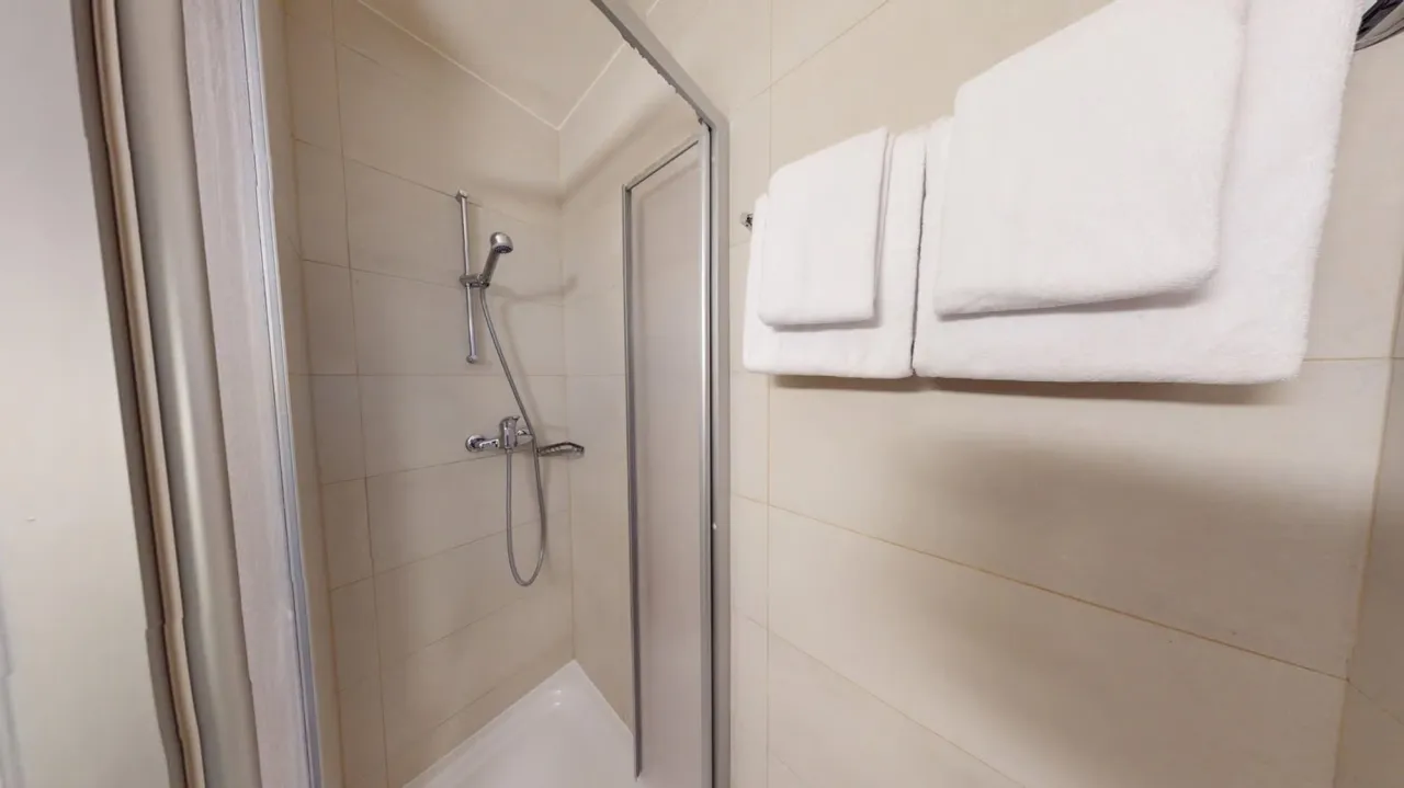 Well-located 22 m² studio apartment in Geneva's Plainpalais district – thumbnail 7