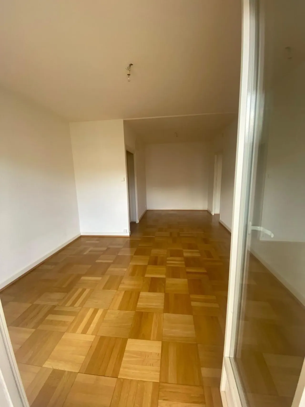 Beautiful 3.5-room apartment with large balcony – thumbnail 4