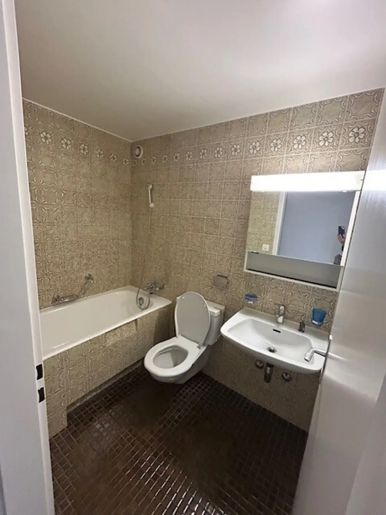 BOUCHET 8 - Large 4-room apartment on the 7th floor – thumbnail 5