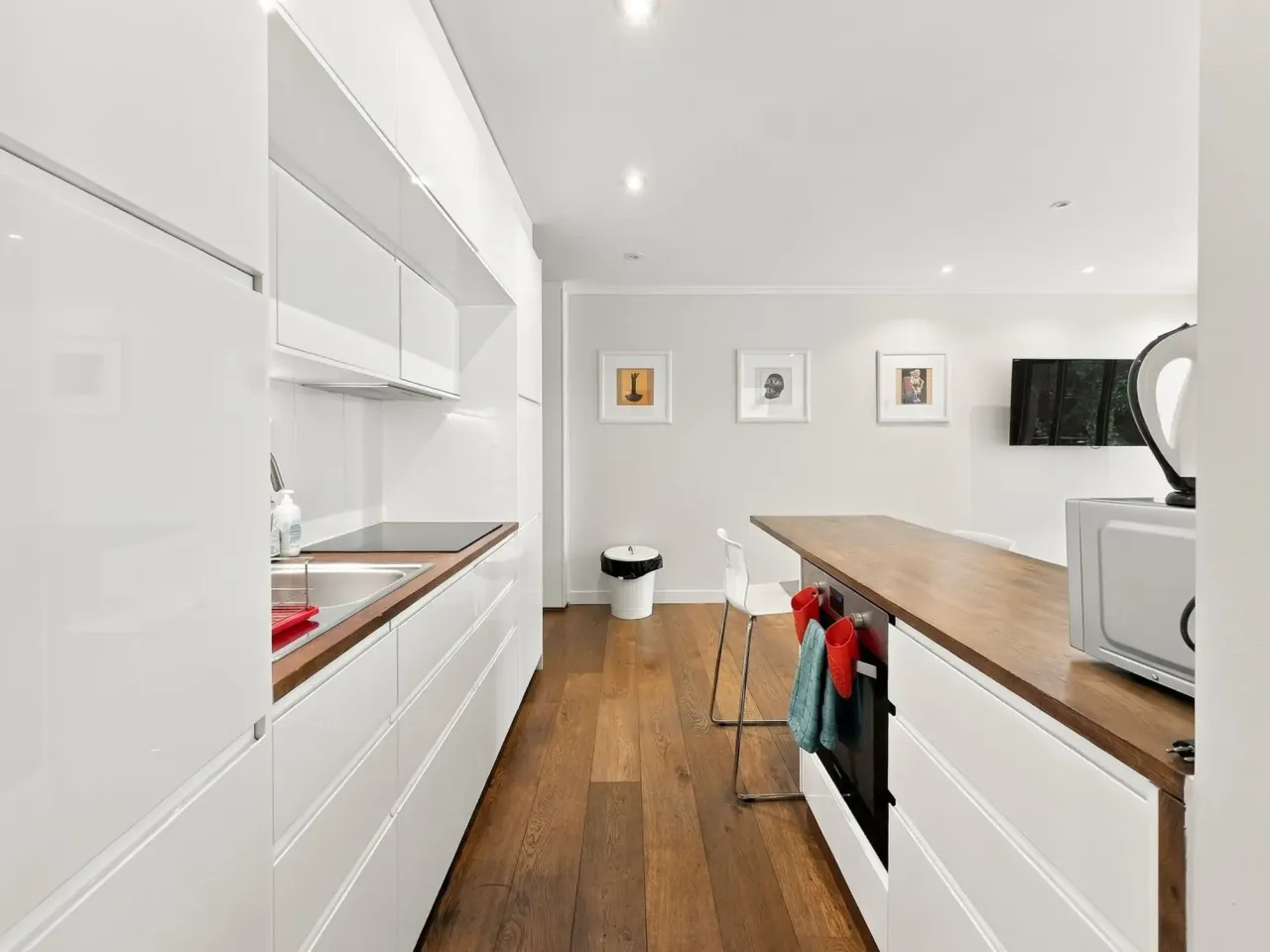 Apartament fermecător de 3 camere, mobilat și cu terasă – Rue Liotard – thumbnail 3