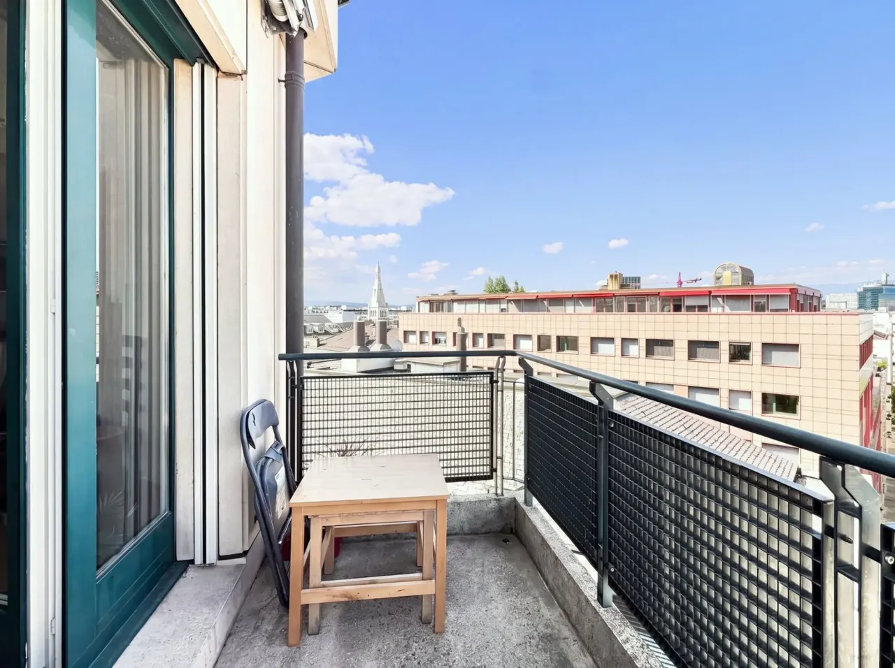 Duplex de 4 camere cu balcon la mansardă – thumbnail 2