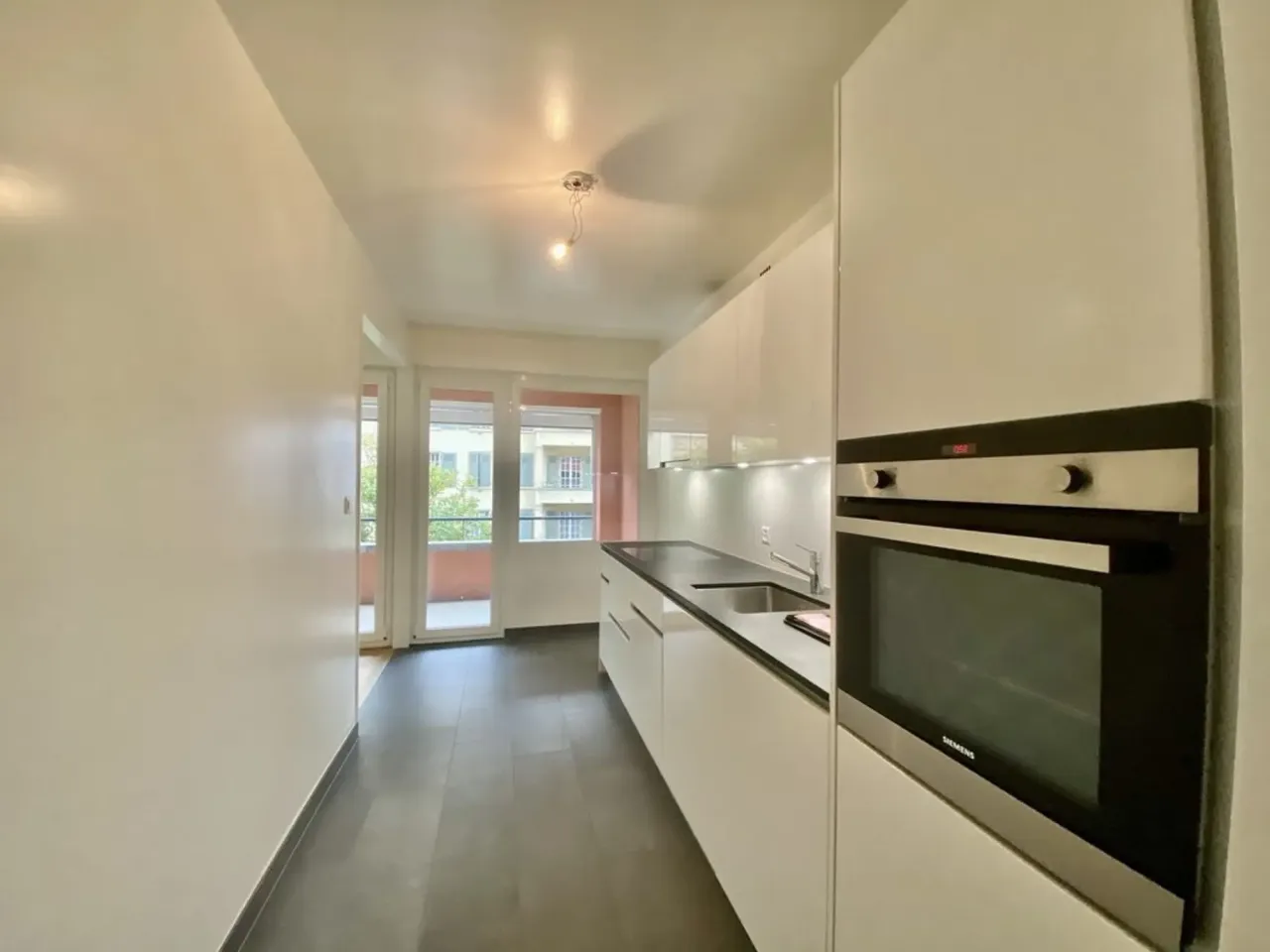 Cazare splendidă în prestigiosul cartier Champel - 3 camere 8 mp – thumbnail 2