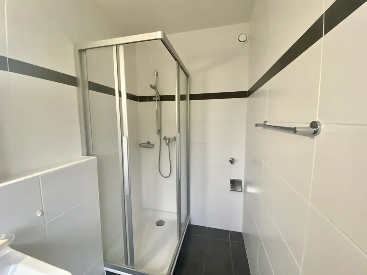 Cazare splendidă în prestigiosul cartier Champel - 3 camere 8 mp – thumbnail 5