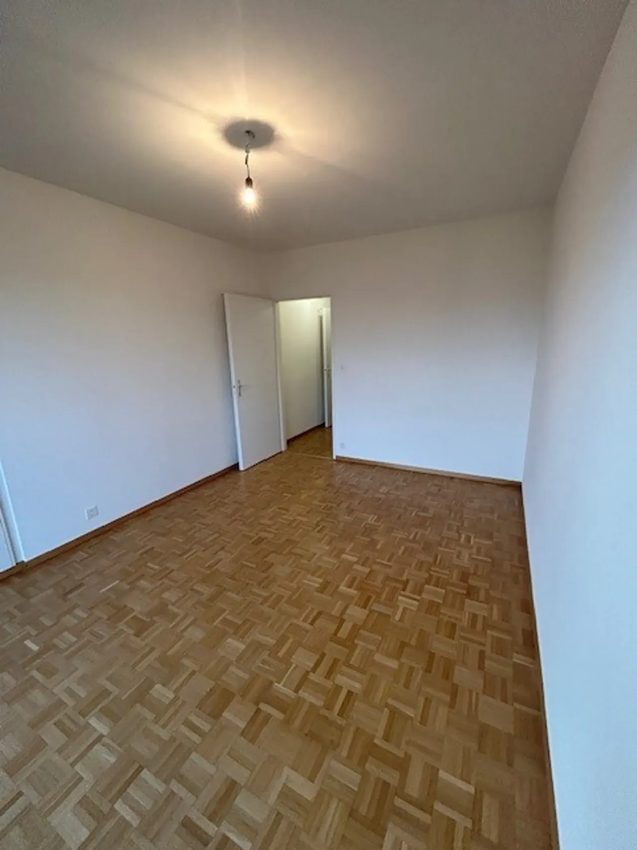 BOUCHET 8 - Apartament mare de 4 camere la etajul 7 – thumbnail 6