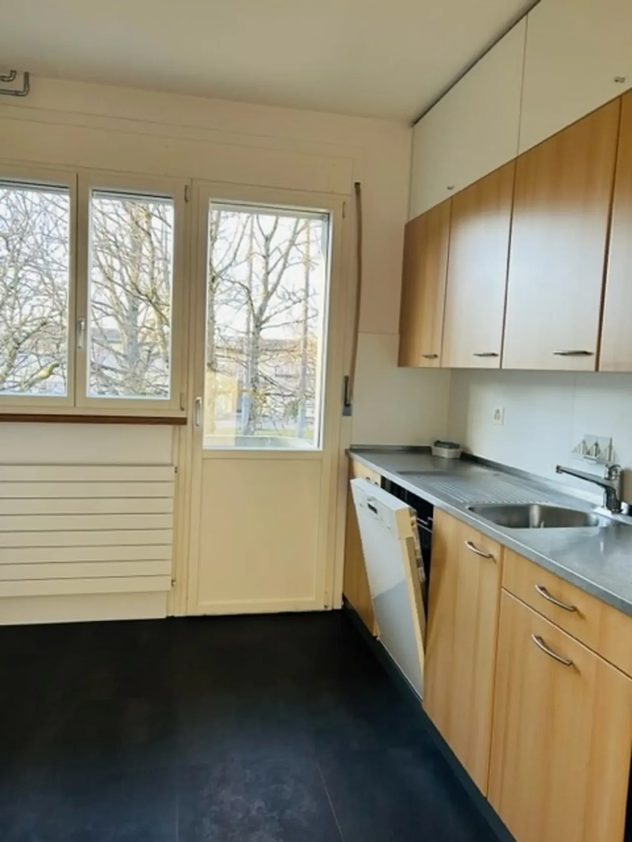 Apartament confortabil cu 2 balcoane si 3 camere – thumbnail 5
