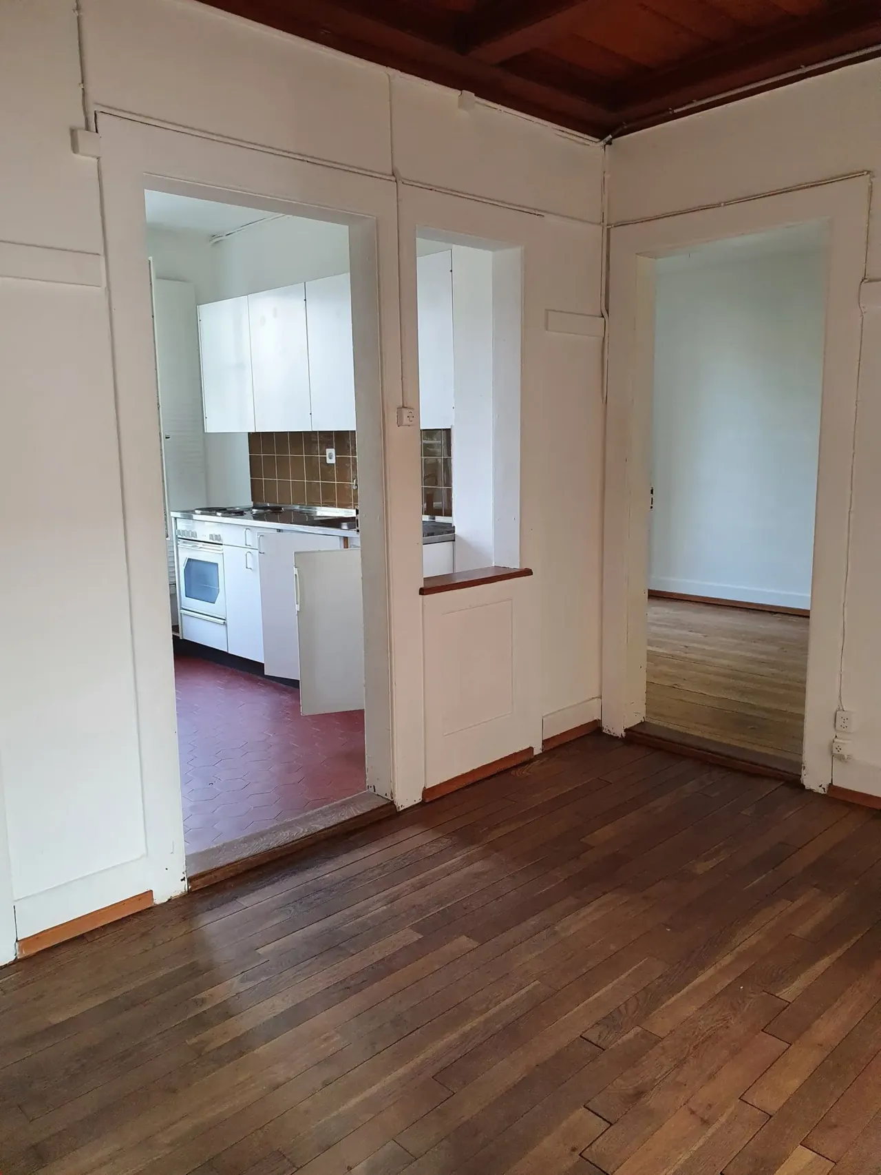 Închiriere temporară: apartament de 2,5 camere până la sfârșitul lunii aprilie 2027 – thumbnail 5
