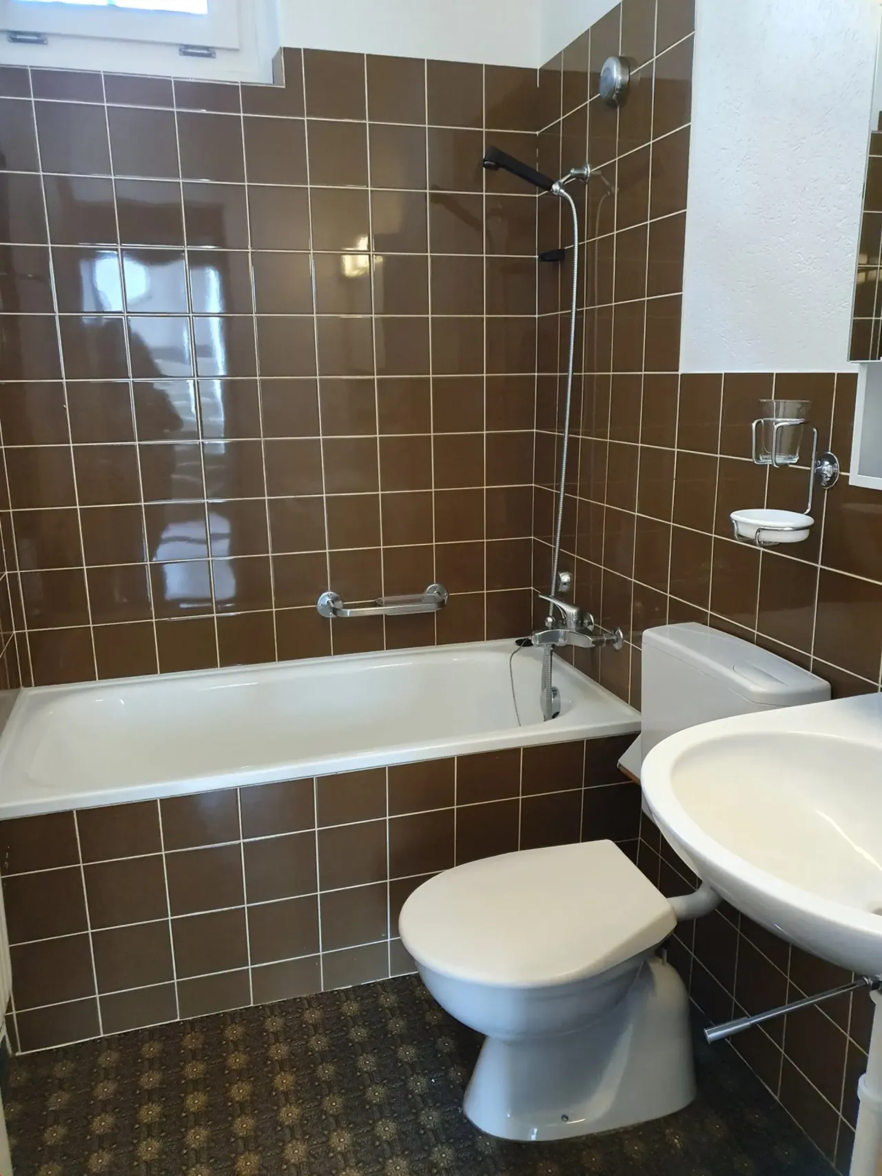 Închiriere temporară: apartament de 2,5 camere până la sfârșitul lunii aprilie 2027 – thumbnail 7