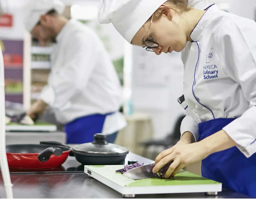 Ajutor bucatar, Bucatar, preparate internationale, A la carte – photo 1