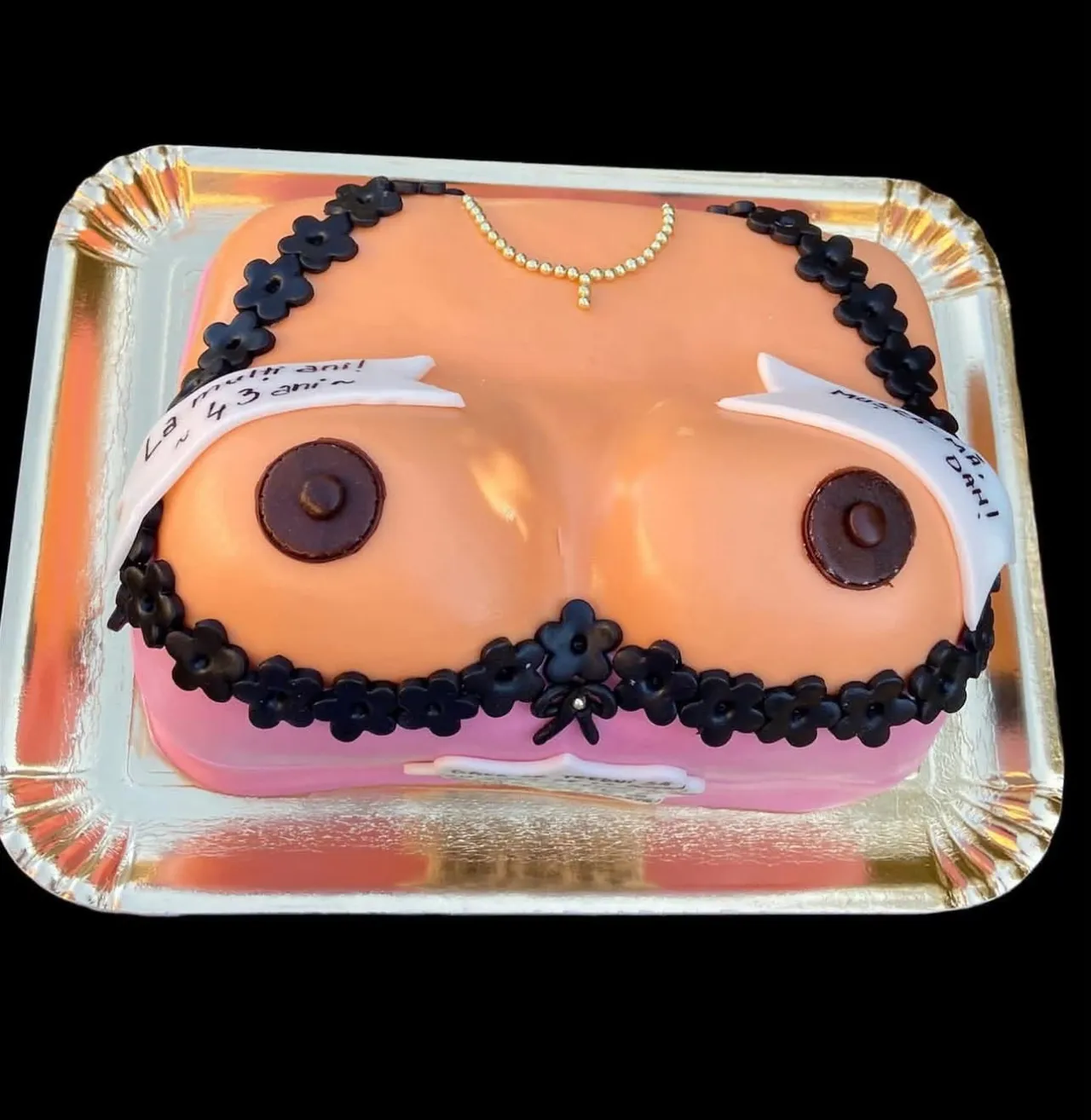 TORTURI orice formă -  ciocolată, mascarpone și vișine - Elvetia  - Thurgau