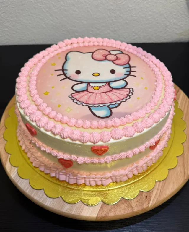 Delicii- Kuchen Aargau Cakes and pastries prepared for a fairytale anniversary