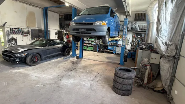Romanian CAR SERVICE TROHIN Carrosserie, from Mümliswil-Ramiswil, canton of Solothurn.