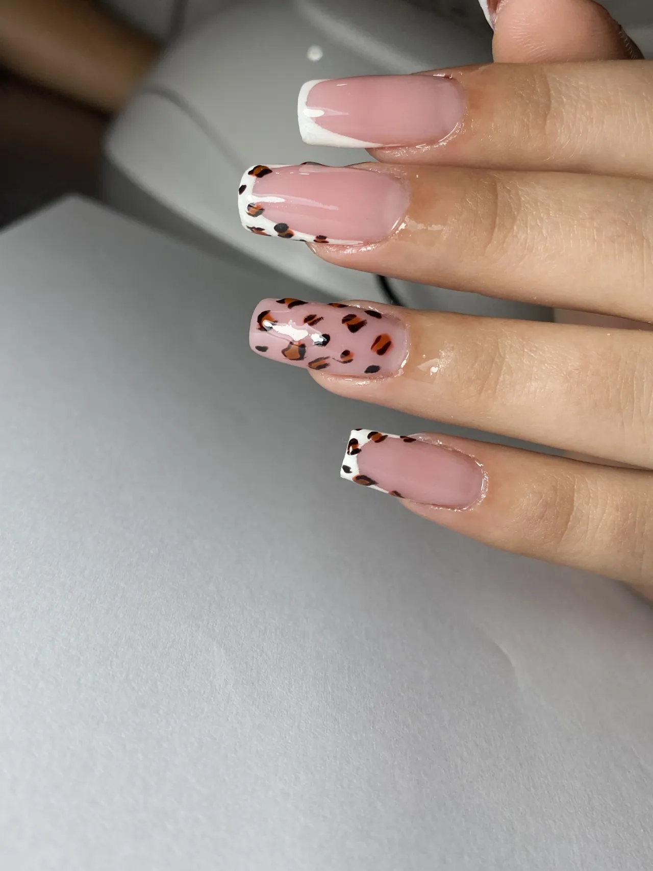 💅🌸 Construcții unghii cu gel – programări disponibile 🌸💅